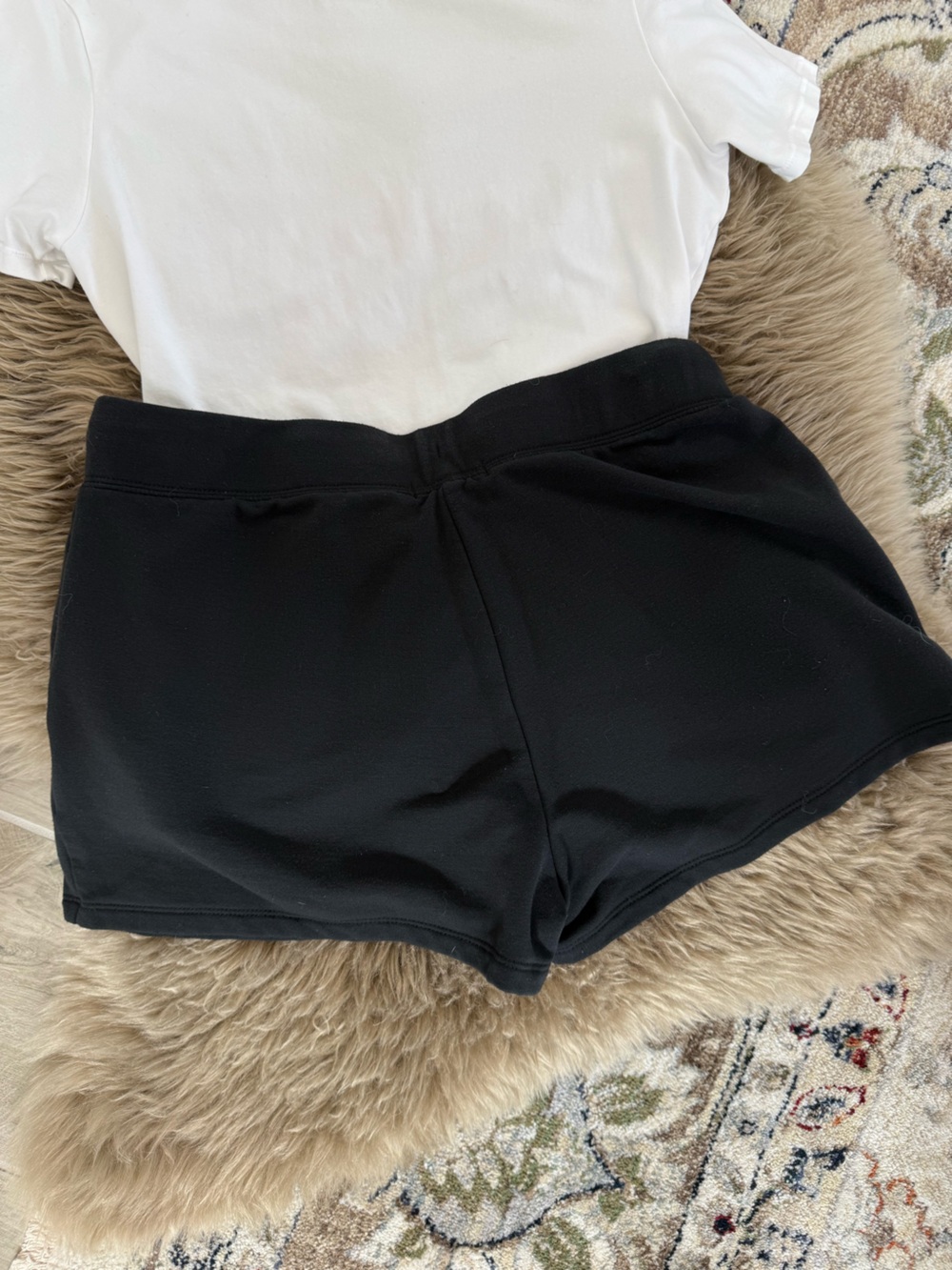Quince Lounge Set Small White Stretch Cotton Tee Black Super Soft Fleece Shorts - Picture 2 of 7
